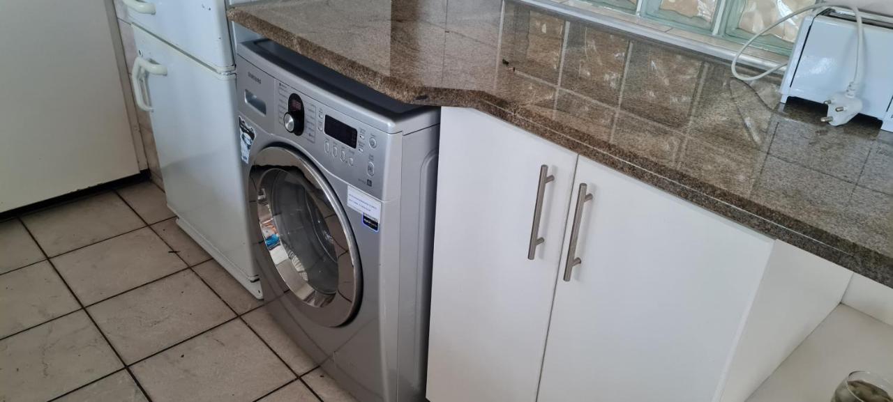 Stella Maris 144 Appartement Amanzimtoti Buitenkant foto