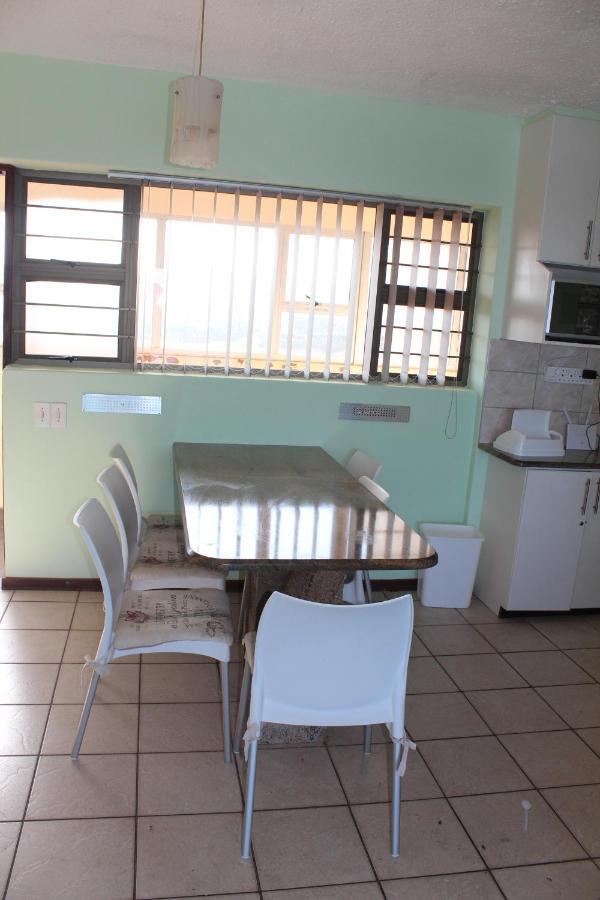 Stella Maris 144 Appartement Amanzimtoti Buitenkant foto